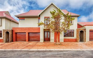3 Bedroom Townhouse in Heritage Hill
