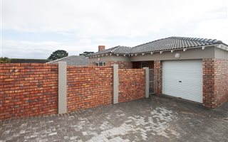 3 Bedroom Townhouse in Lorraine