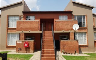 2 Bedroom Apartment in Laser Park