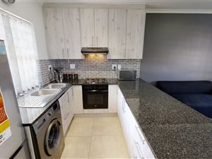 2 Bed Apartment in Kraaifontein Central