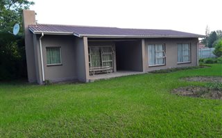 3 Bedroom House in Barry Hertzog Park