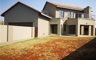 4 Bedroom House in Eldo Meadows