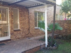 2 Bed Townhouse in Bronberrick
