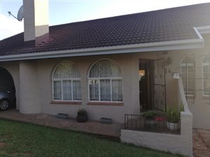 3 Bed House in Hayfields