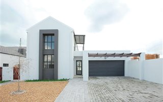 3 Bedroom House in Amandelsig