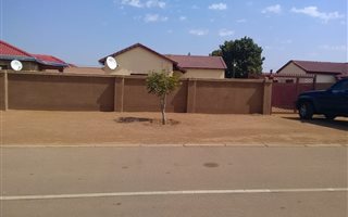 2 Bedroom House in Mabopane