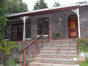 4 Bed House in Paarl Central West