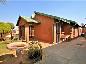 3 Bed House in Dobsonville
