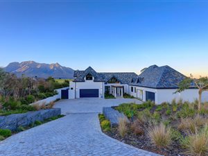 6 Bed House in Fancourt