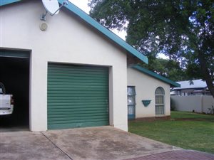 3 Bed House in Tileba