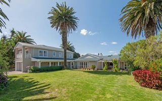 6 Bedroom House in Eastcliff
