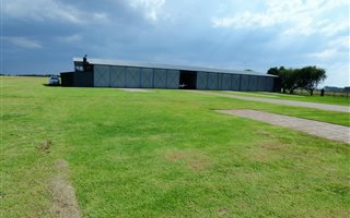 400000 m² Commercial space in Petit