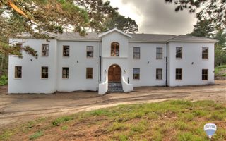 5 Bedroom House in Theescombe