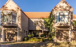 5 Bedroom House in Boschenmeer Golf Estate