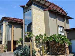 3 Bed Townhouse in Menlo Park