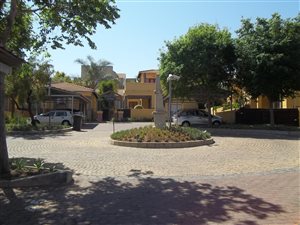 3 Bed Cluster in Douglasdale