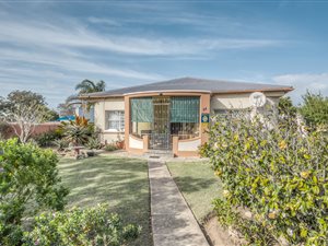 3 Bed House in Newton Park