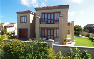 3 Bedroom House in Upper Robberg