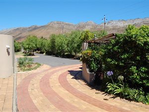 7 Bedroom House in Gordons Bay Central