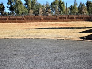 811 m² Land available in Rayton