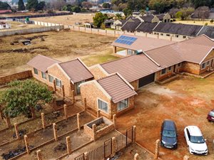 6 Bed House in Bredell AH