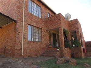 2 Bed Apartment in Elandspark