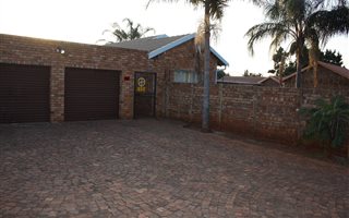 3 Bedroom House in Chantelle