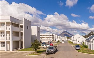 2 Bedroom Apartment in Nuutgevonden