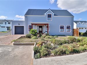 3 Bed House in Westcliff