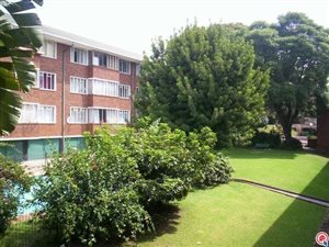 3.5 Bed Apartment in Muckleneuk