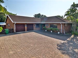 4 Bed House in Meerensee
