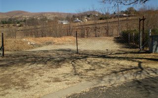 827 m² Land available in Clarens
