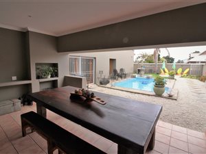 5 Bed House in Cutty Sark