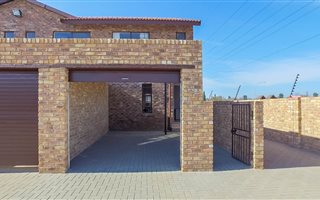 2 Bedroom Duplex in Benoni AH