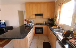 3 Bedroom Apartment in Radiokop
