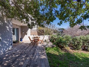 2 Bed Apartment in Vredehoek