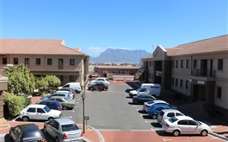 400 m² Commercial space in Montague Gardens