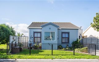 2 Bedroom House in Onverwacht