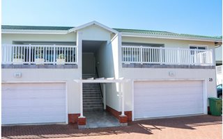 4 Bedroom Townhouse in Mt Edgecombe
