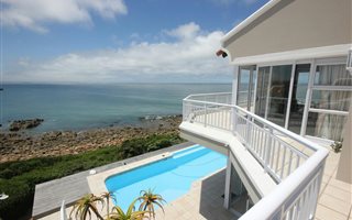6 Bedroom House in Santareme