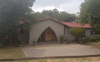 3 Bedroom House in Mnandi AH