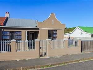 3 Bedroom House in Wynberg