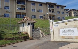 2 Bedroom Apartment in Southgate