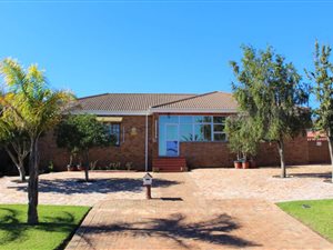 3 Bed House in The Crest