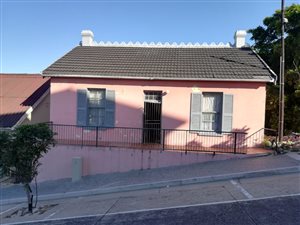 4 Bed House in Port Elizabeth Central
