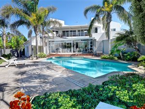 5 Bed House in Durbanville