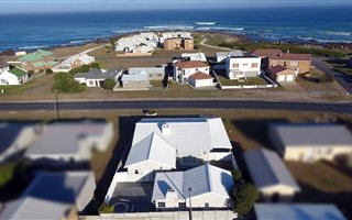 6 Bedroom House in Agulhas