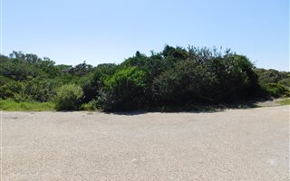 565 m² Land available in Aston Bay