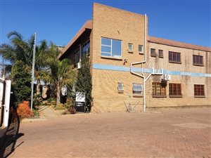 1931 m² Industrial space in Roodekop