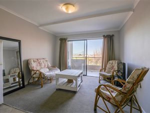 3 Bed Apartment in Somerset Park